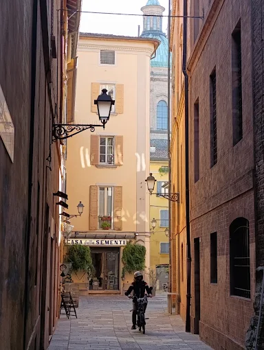 Casa delle Sementi dal vicolo